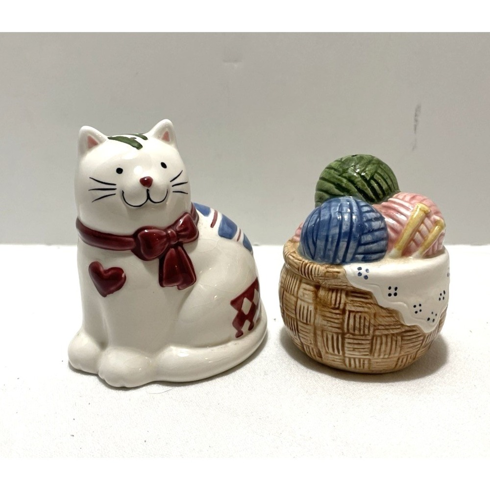 Susan Winget Kitten Cat Yarn Woven Basket Salt & Pepper Shakers